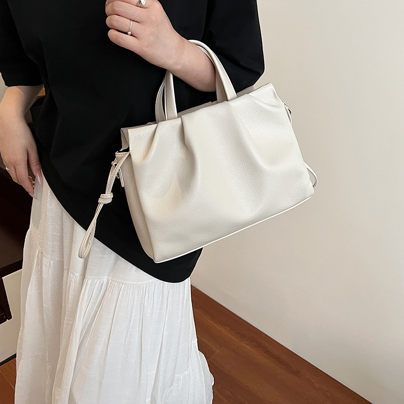 PU Leather Stylish Pleated Sli - огляд і ціна Leatherwork Workshop